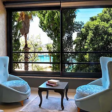 Pier21 House فندق