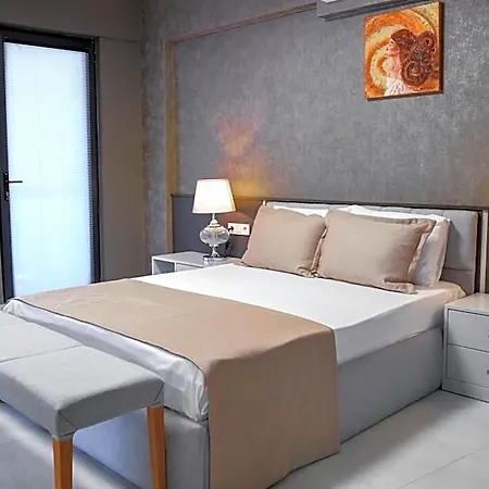 Pier21 House 4* دالامان
