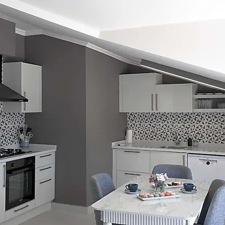 فندق Pier21 House 4*