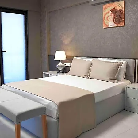 Pier21 House فندق 4*